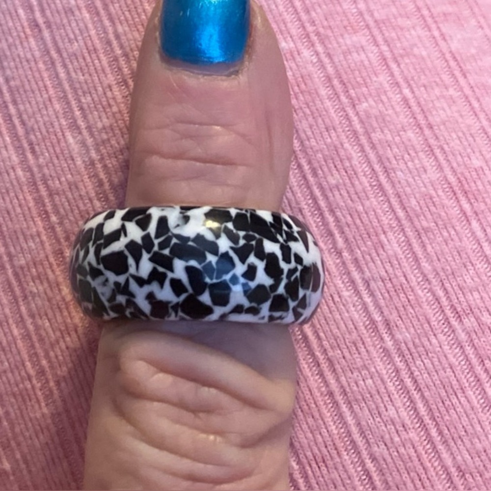 Ring vintage chunky GALALITH splatter band black white